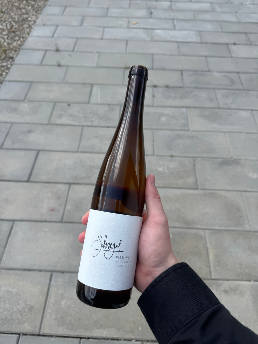 Alexander Schregel Rüdesheimer Trocken 2024, hvidvin fra Rüdesheim, Rheingau